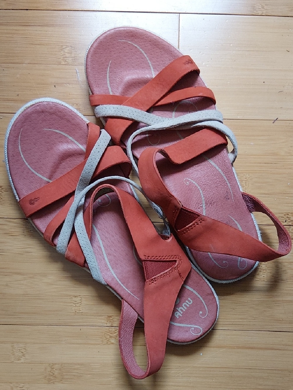 SZ 6.5 AHNU Sandals Coral with Neutral Accent, Leather